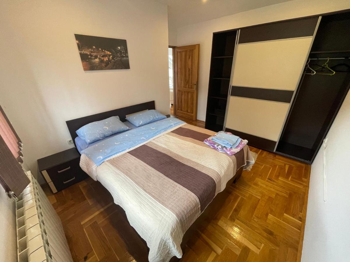 Casa Gialla Free Parking Sarajevo Esterno foto